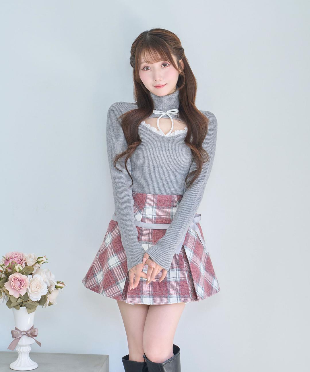 Keyhole H/N knit tops