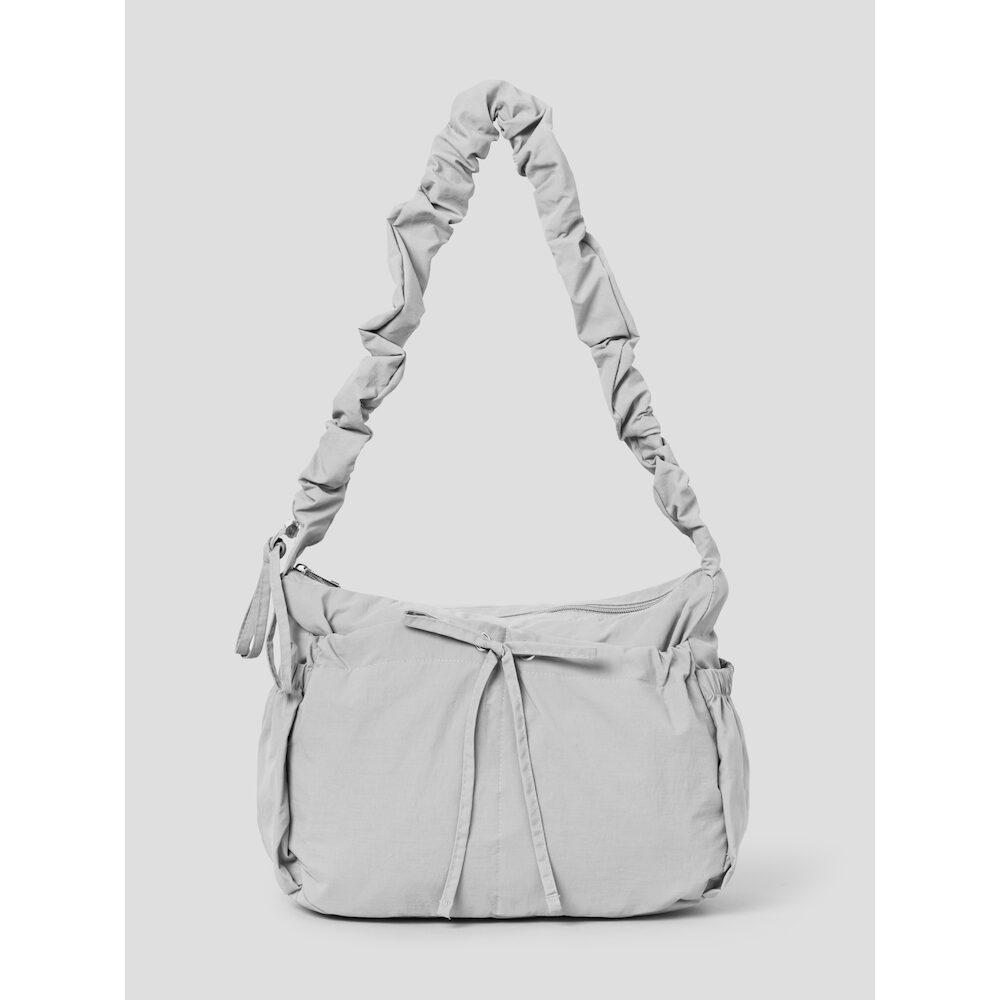 에잇세컨즈 리본 핸들 셔링백  아이보리 (3561D3WY60)