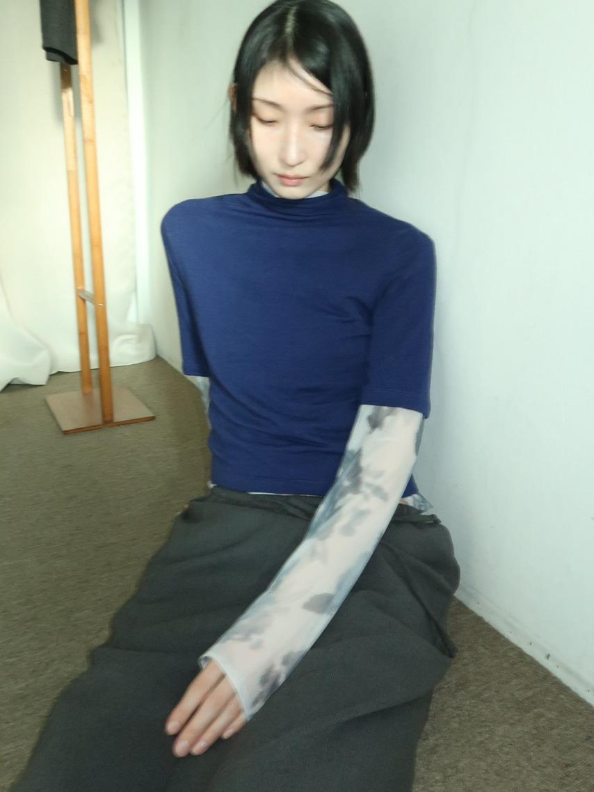 HALF-SLEEVE TURTLENECK