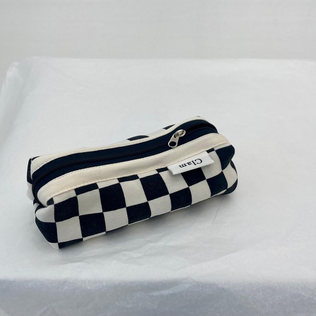 [2월 9일 출고] Clam round pencilcase _ Checker board