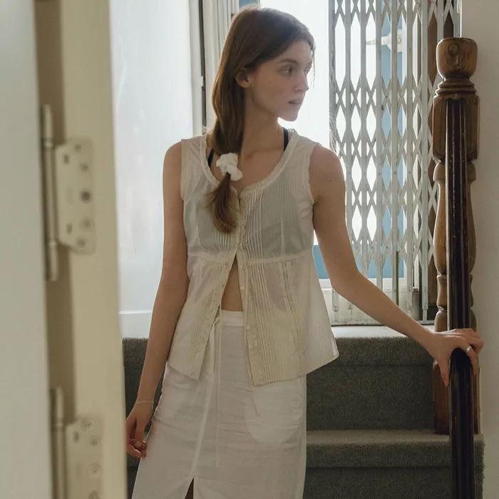 LILY FRILL BLOUSE [IVORY/BLUE]