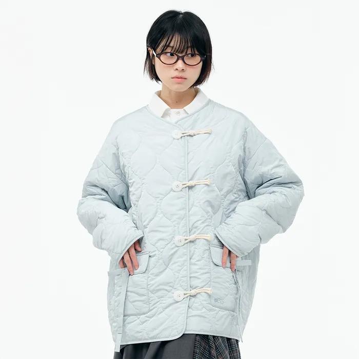 RIBBON QUILTED JACKET [LIGHT GREY]
