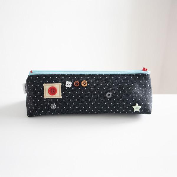 창문과 문고리가 달린 연필집(27)