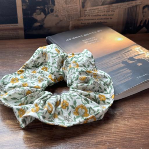 옐로 아이보리 페이즐리 머리끈 스크런치