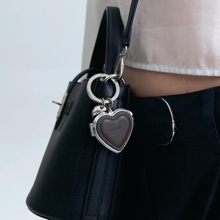 Heart Pocket Mirror Charm (하트 포켓 미러 참) Dark Brown