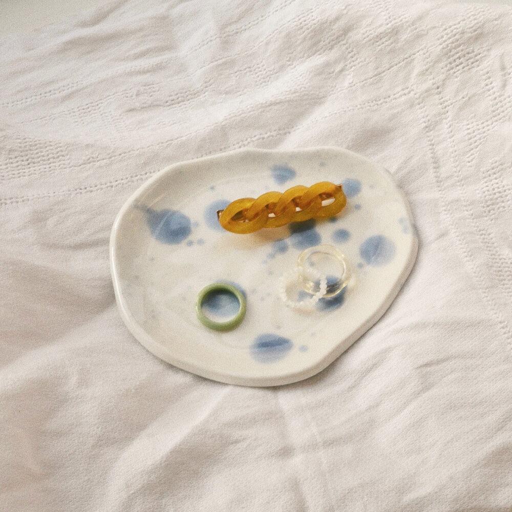 [onoffmansion] pebble plate _blue dot
