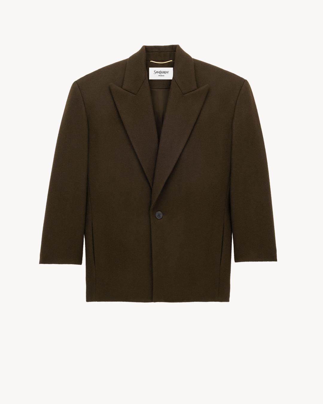 울 소재의 숏 코트