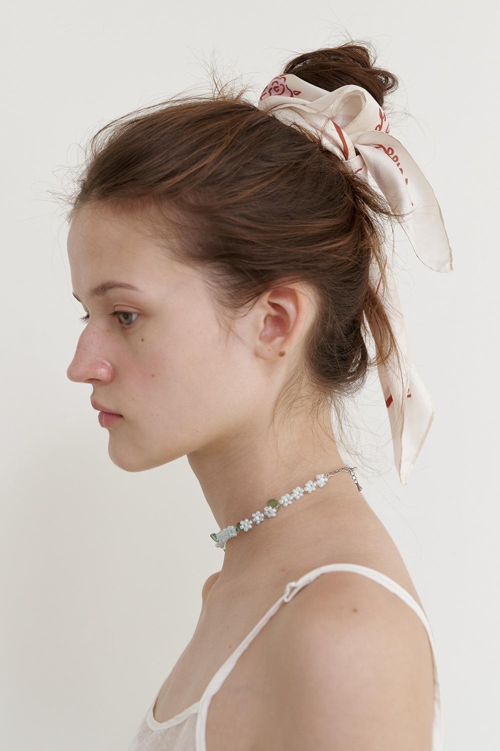 Puff Flower Scarf (Beige)