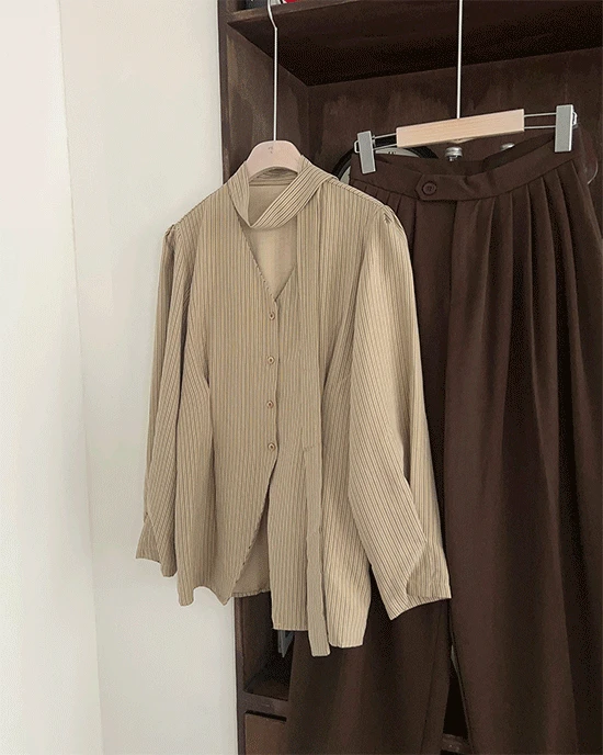 스트라이프 브이넥 타이 블라우스(2color)