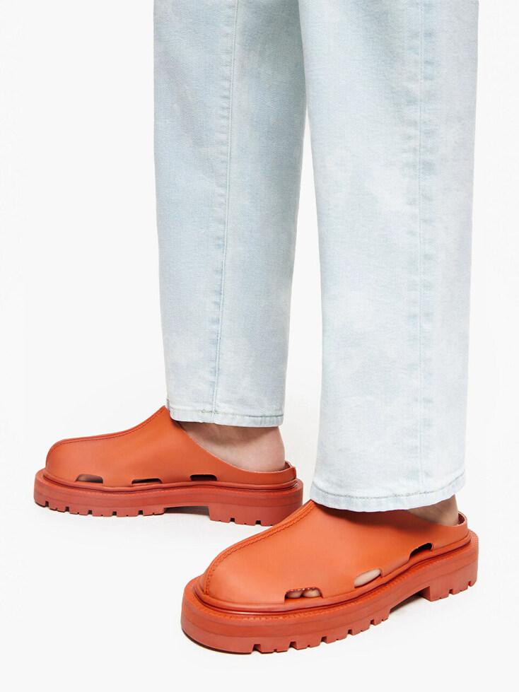 오렌지 러버 이펙트 클로그 뮬 B235JIS009ORC