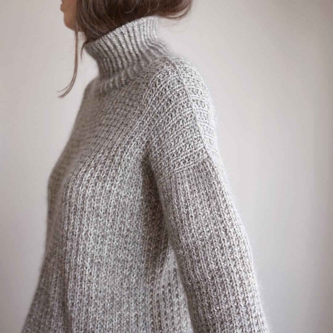 Velvety turtleneck sweater English PDF pattern — GREGORIA FIBERS