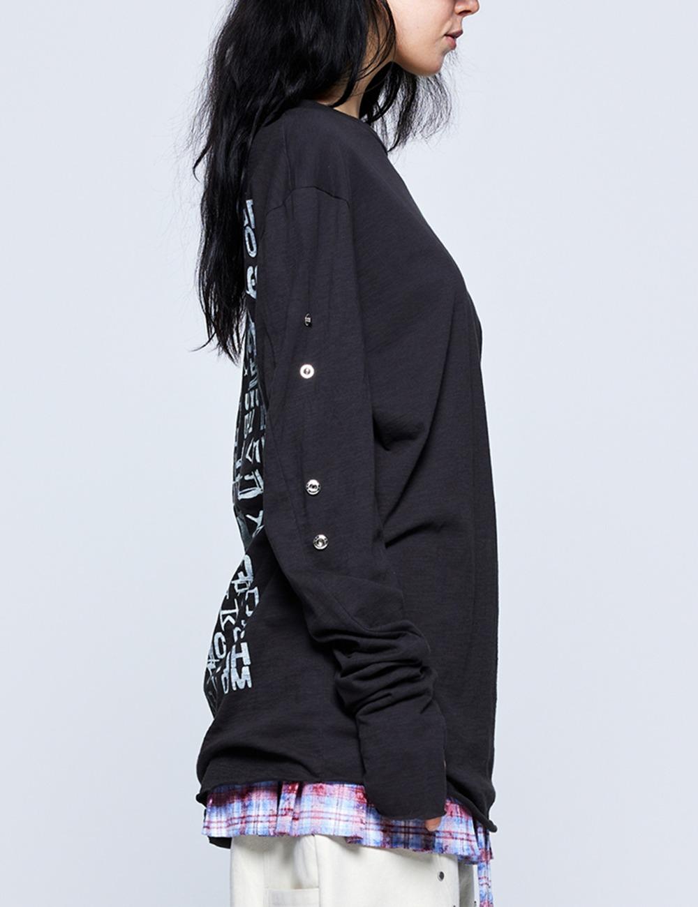 TEXT BUTTON LONG SLEEVE_DARK GREY