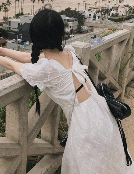 @vinvle made,자룬스퀘어리본뒷트임원피스