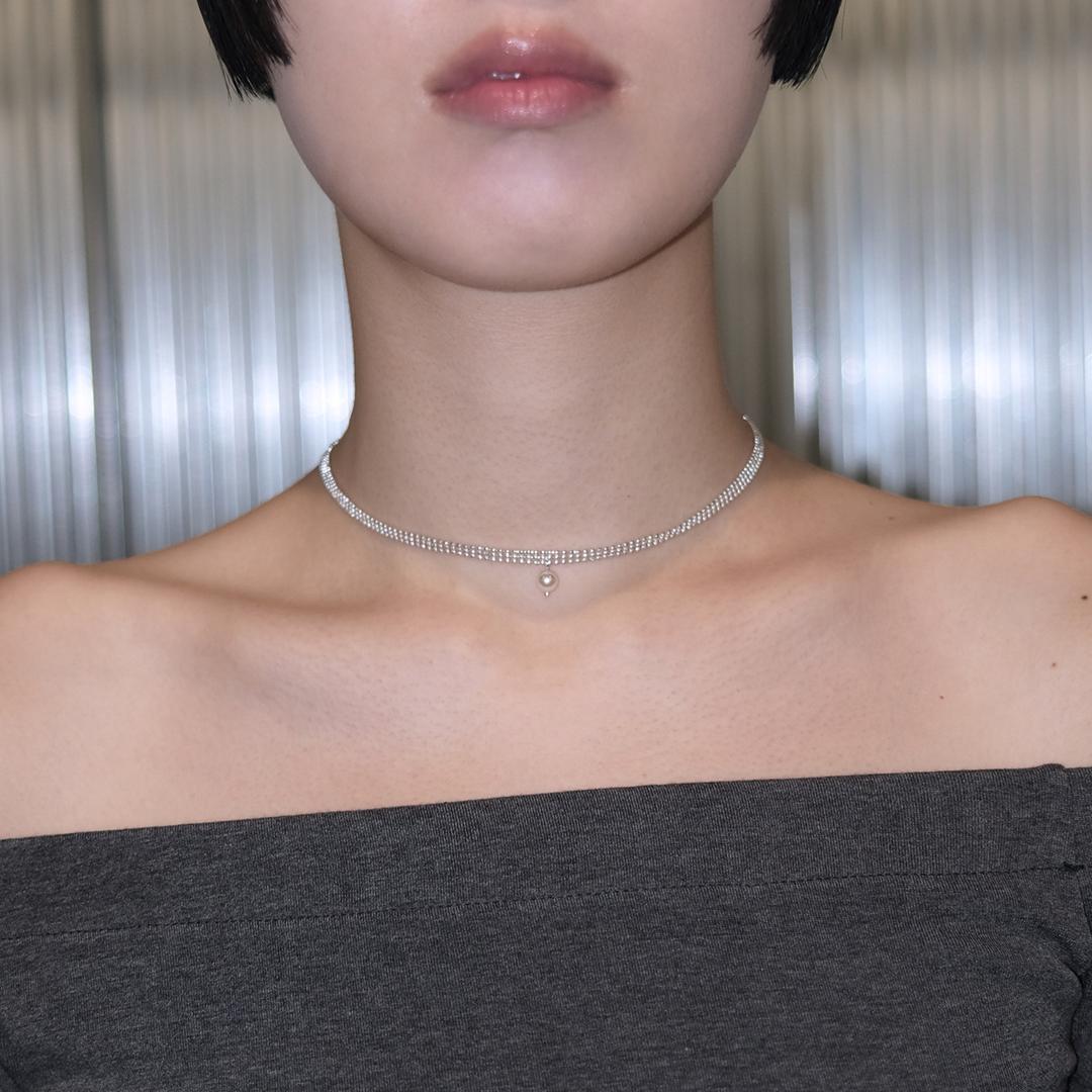 Pearl chocker