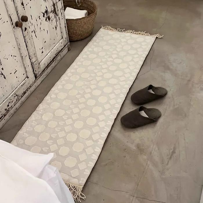 ivory jacquard rug [heart]