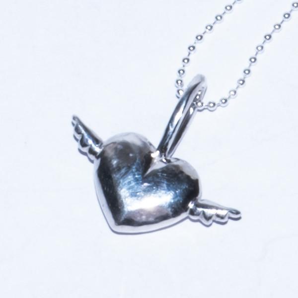 ANGEL HEART NECKLACE