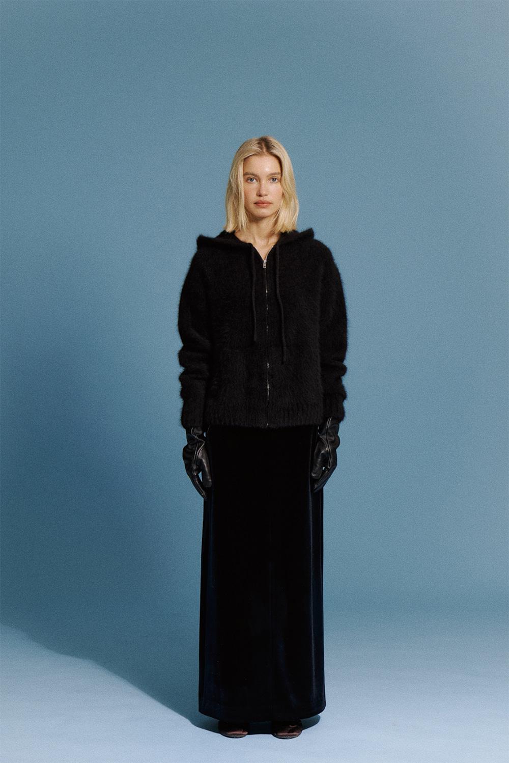 Fox Zip-up Hoodie in Black