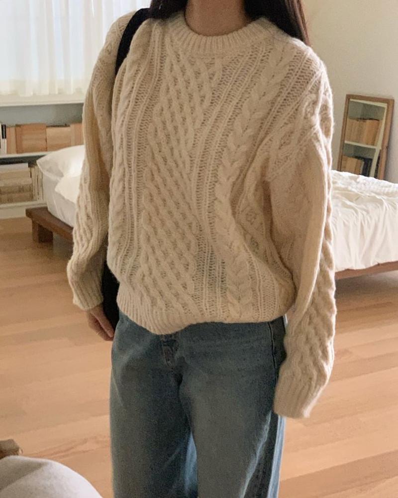 버베인 프렌치 알파카 케이블 라운드 니트 꽈배기 긴팔 루즈핏 nt (2 color)