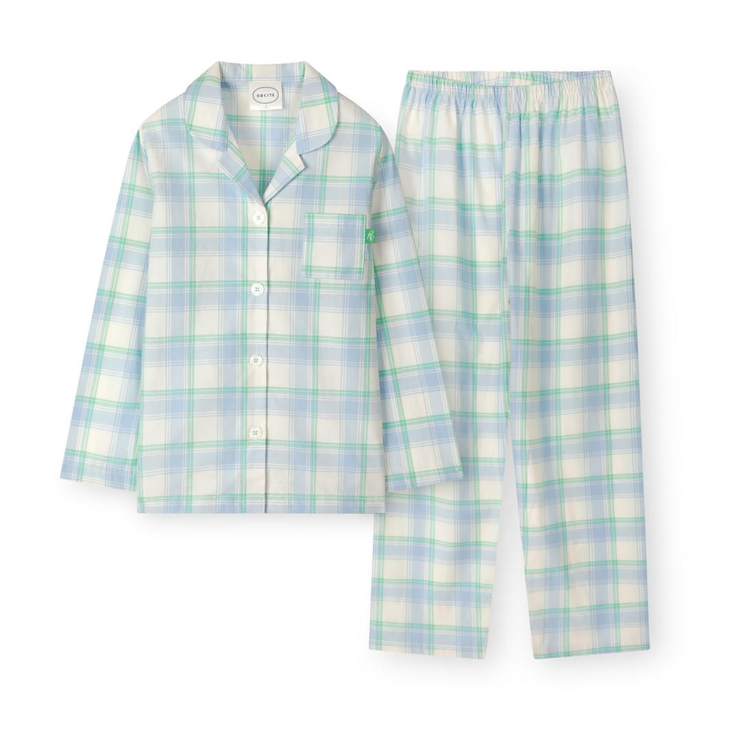 <b style="font-weight: 600 !important