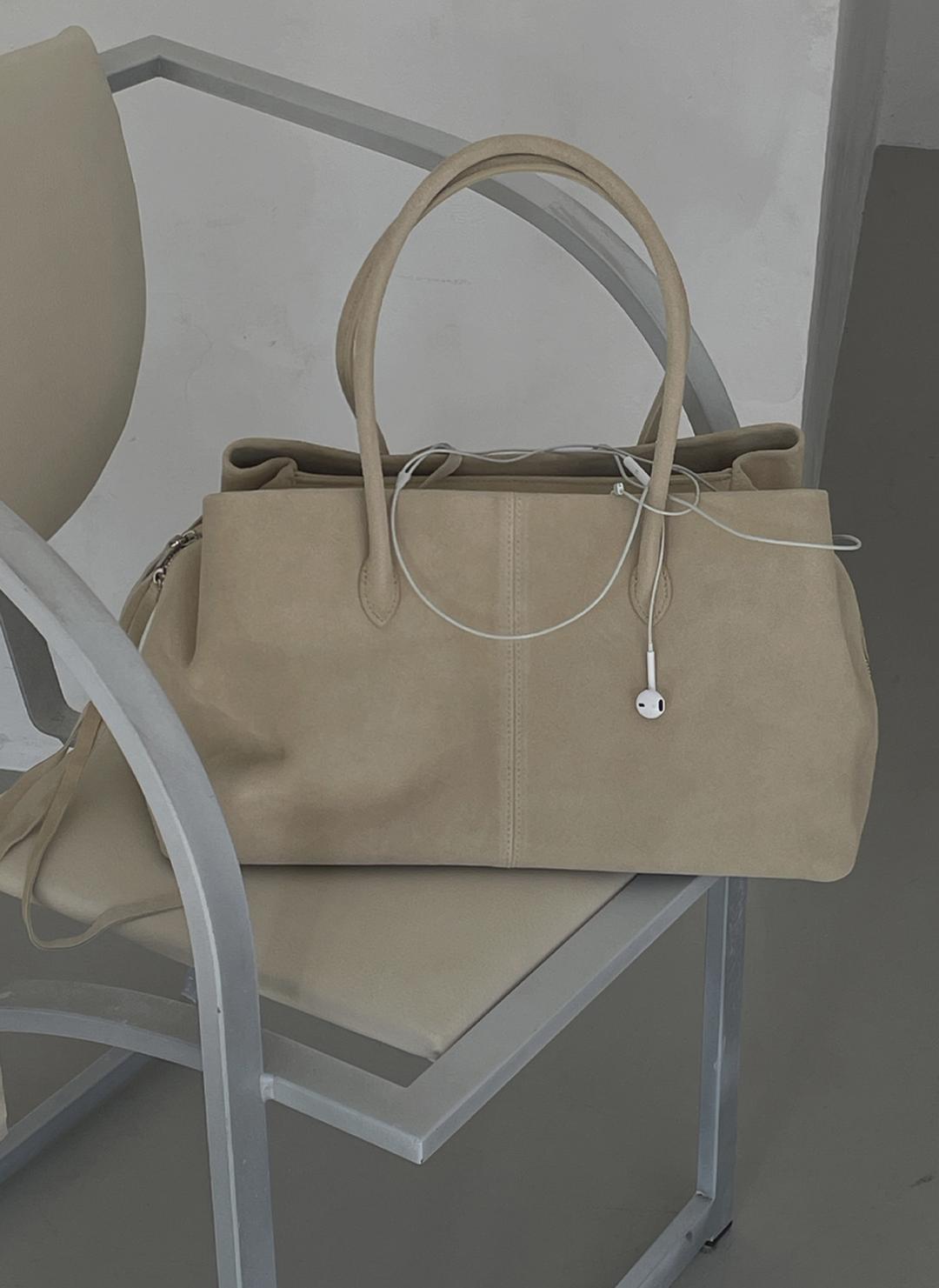 데이 백 스웨이드 베이지