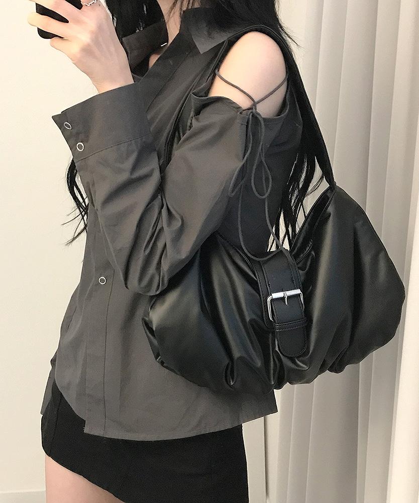 패딩 버클 백