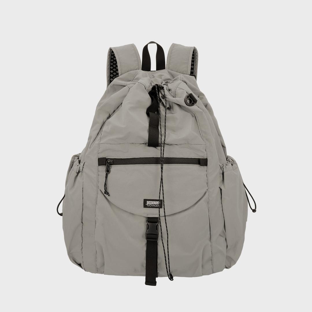 [ 6/12 예약 배송 ] VOYAGER DRAWSTRING BACKPACK 002 M Cloud Cream