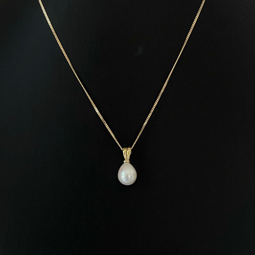 Antique pearl necklace