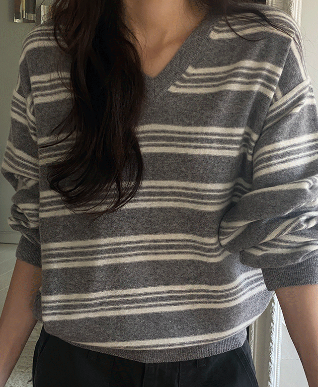 킨다베이지 네이브 브이넥 스트라이프 니트 (2color) (*엑스트라파인울)