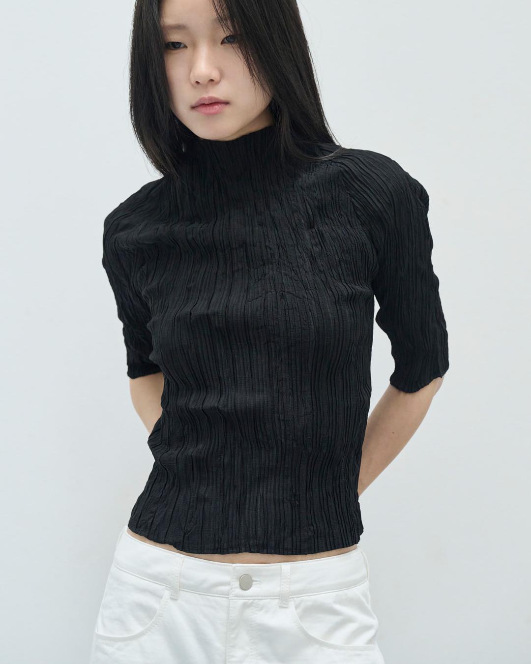 (Top) Double pleats top (black)