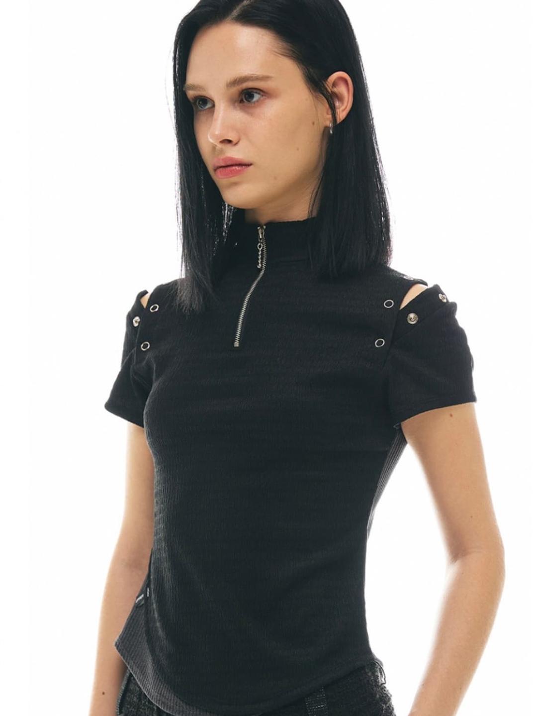 데비어퍼 컷아웃 콘트라스트 하프 집업 블랙 | 후루츠패밀리