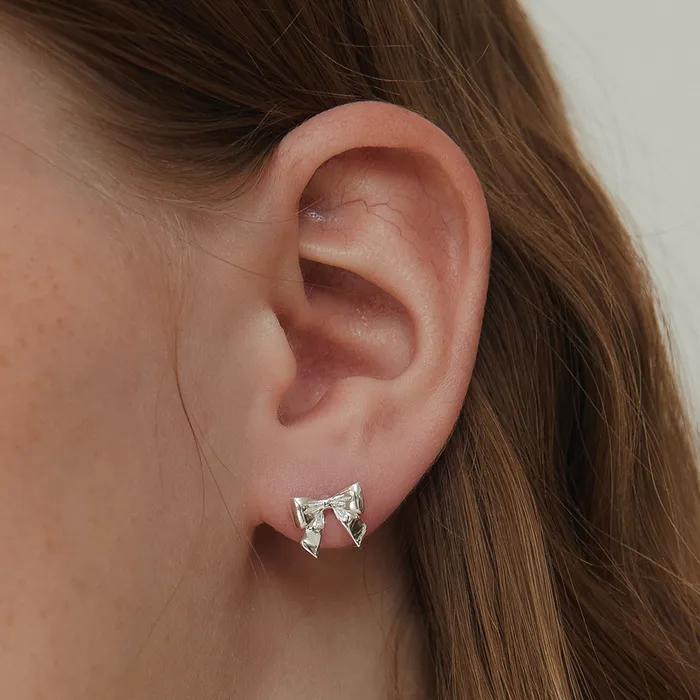 [셀럽착용](실버925) 세일러 리본 귀걸이 EC3074