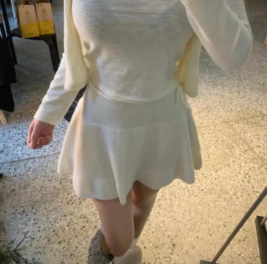 리즈 니트 플레어 스커트