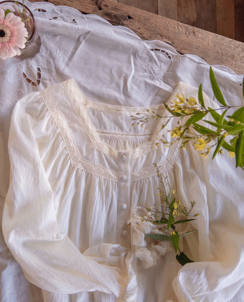 [LABEL] 세레나데 러블리한 레이스 은은한줄지 블라우스[size:F(55~66반)]