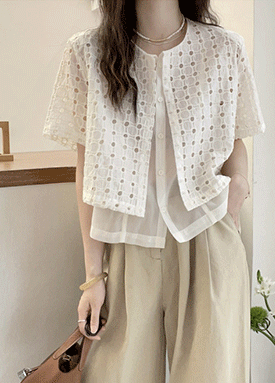 시스루 나시 레이어 펀칭 블라우스