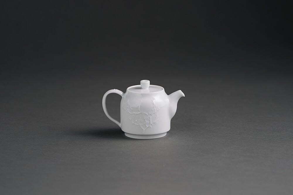 백자 매화양각 다관