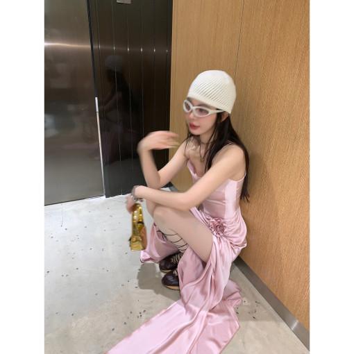 로즈 리본 플리츠 슬릿 슬링 새틴 서스펜더 드레스