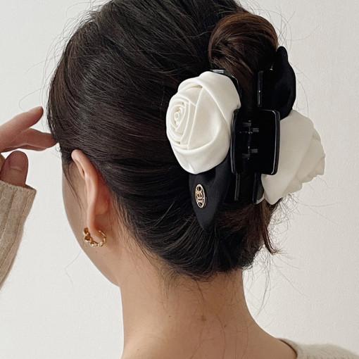 Classic Monotone Rose Hair Claw (헤어집게핀)