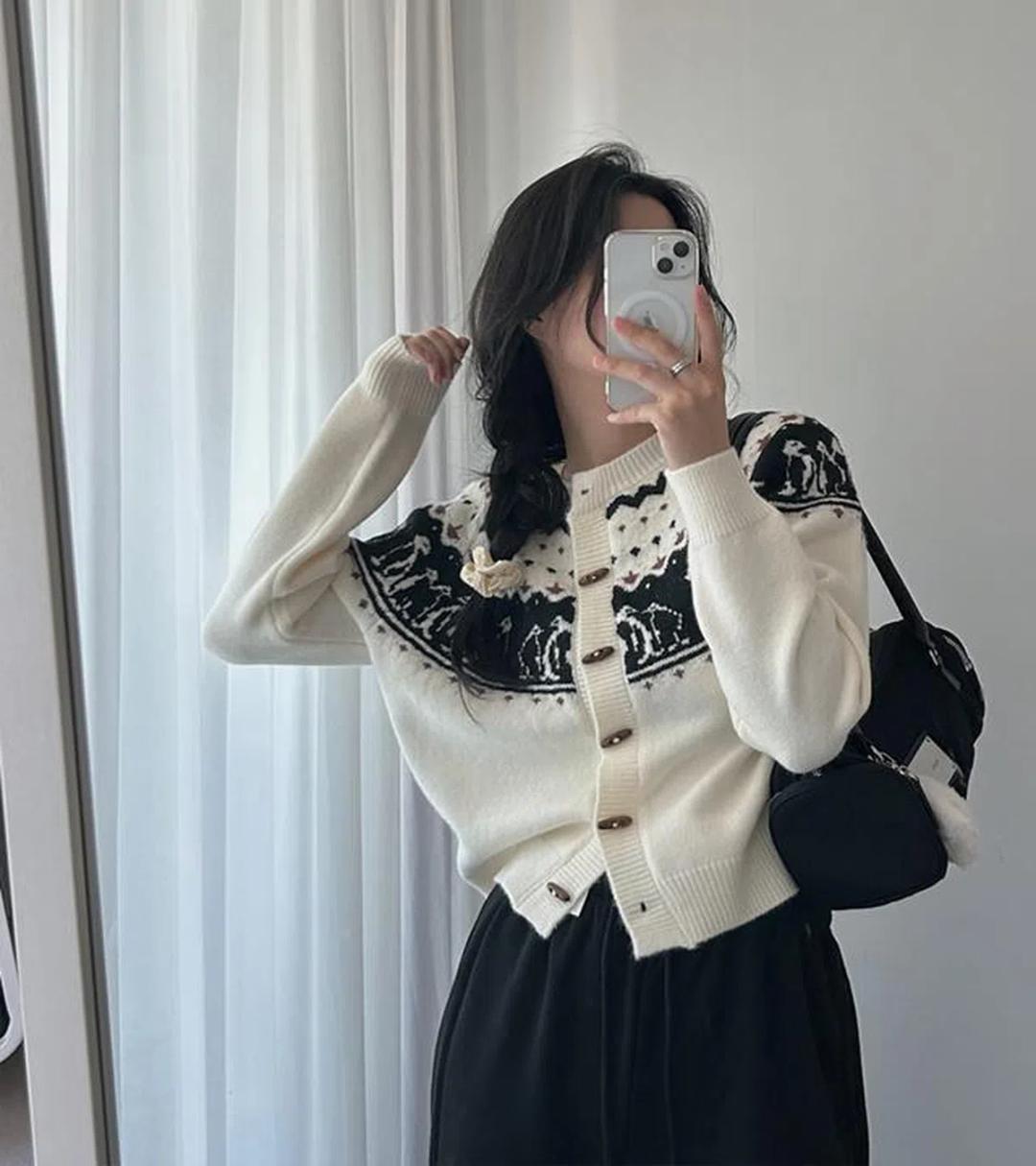 [도톰따뜻/3color] 노르딕 떡볶이 버튼 겨울 라운드 울 니트 가디건_몽그라미