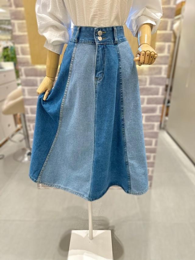 레코브배색 플레어 데님 스커트 LC31D4DS501X