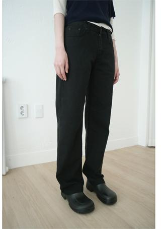 visitor black pants