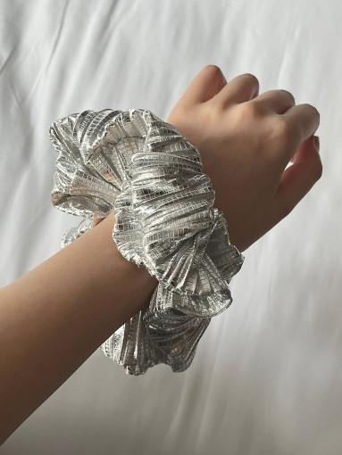 Metal silver hair scrunch 메탈 스크런치