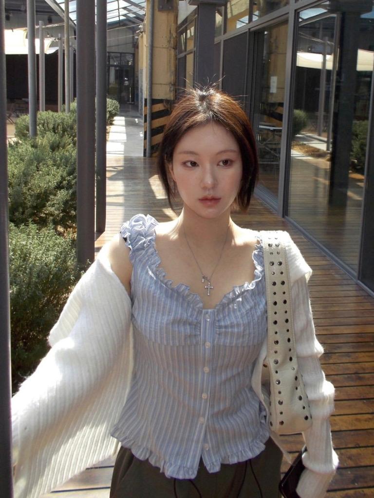PIN STRIPE BLOUSE