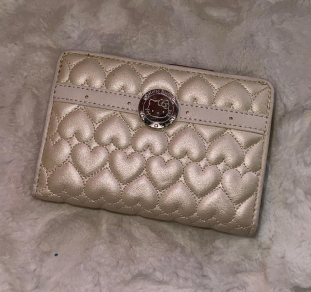 07년 고전키티 하트 퀄팅 지갑 화이트 대