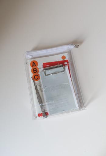 [abc] clear zipper pocket