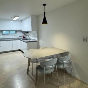 바이더하임 브라우니 반타원 세라믹 식탁 모던그레이 실버무광 1400 4인용 테이블 포세린