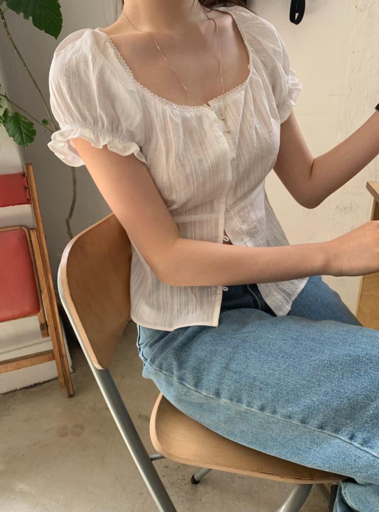 퓨어 레이스 퍼프 블라우스