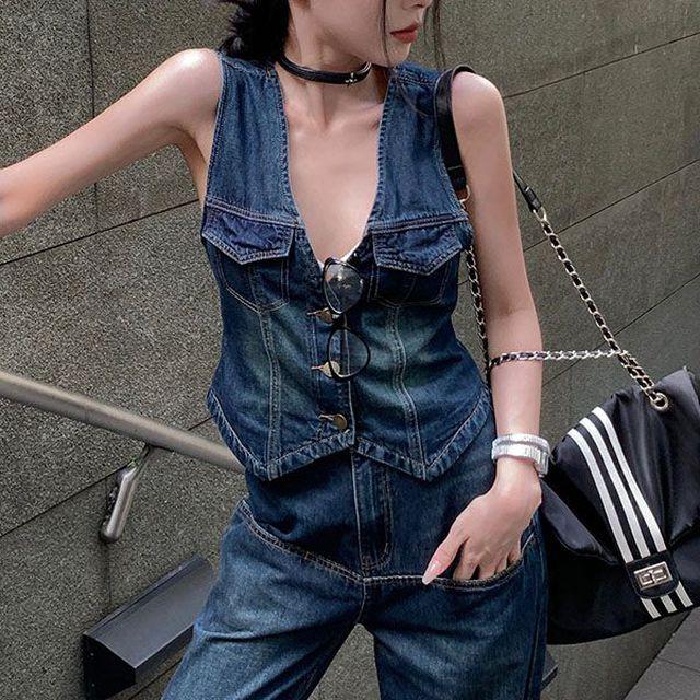 브이넥 버튼 데님 조끼 데이트룩 캐주얼 러블리 여친룩 편한 오피스 출근룩 데일리룩