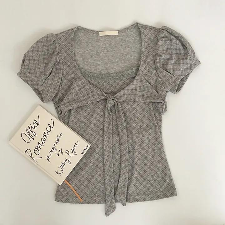 [걸코어🎀리본포인트] 체크 리본 퍼프소매 슬림핏 티셔츠 (2color)