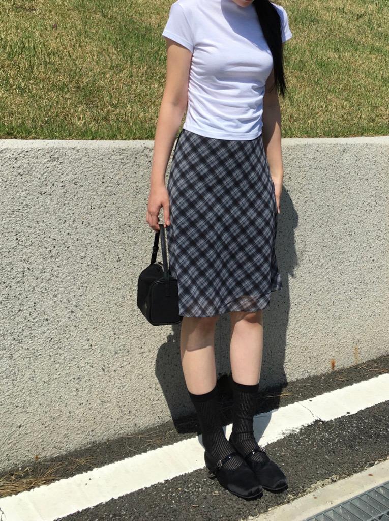 미에즈미 [긱시크] 폴링 체크 쉬폰 미디 스커트 2color