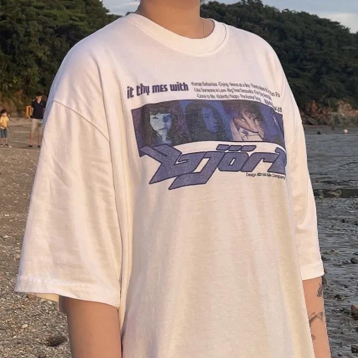 (Unisex) unique vintage sleeve shirts 흔하지 않은 레어 빈티지 비요크 락커 프린팅 박시핏/오버핏 반소매 티셔츠(백색)